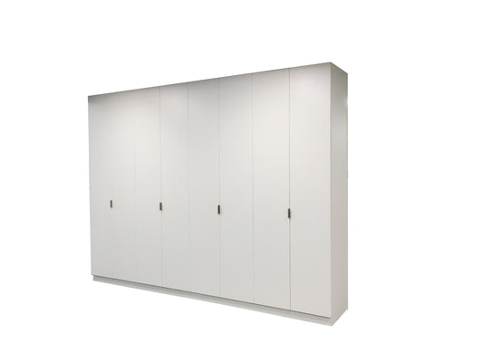 TALL CUPBOARD